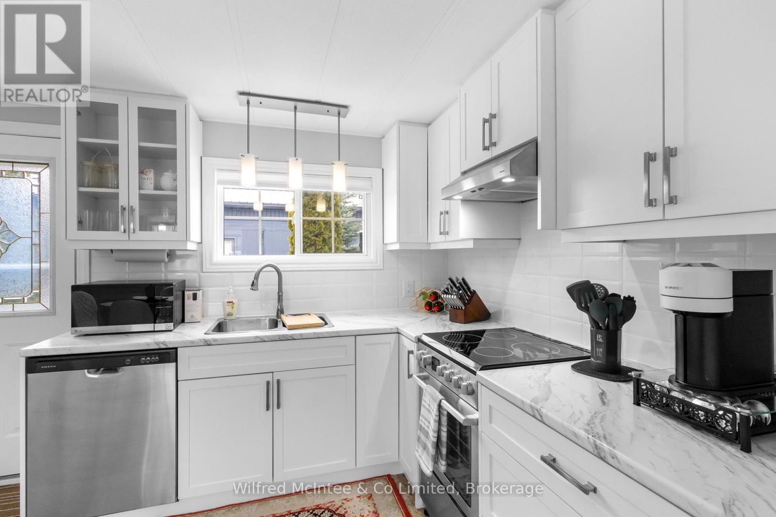 70 Applewood Boulevard, Kincardine, Ontario  N0H 2T0 - Photo 10 - X12868156