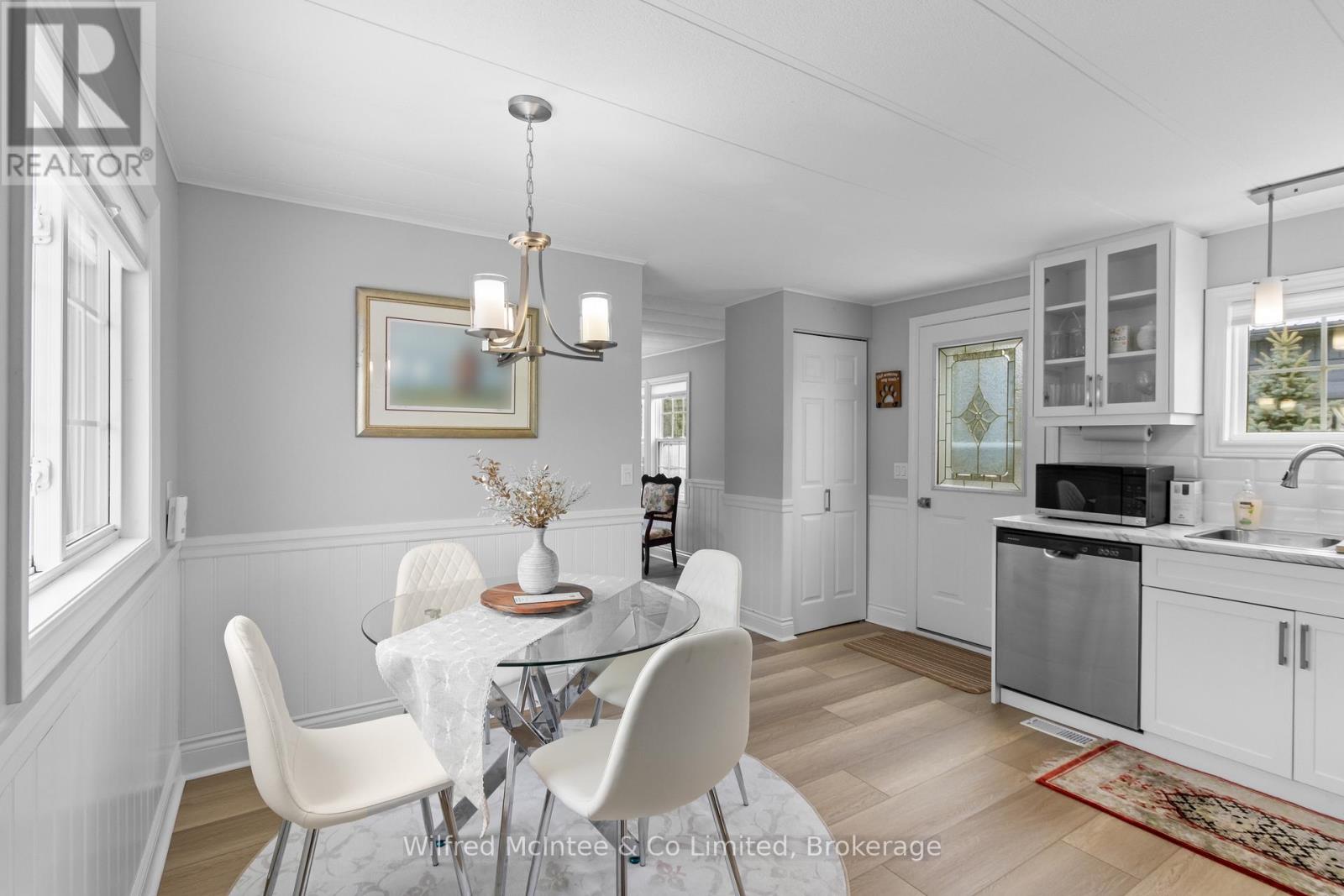 70 Applewood Boulevard, Kincardine, Ontario  N0H 2T0 - Photo 13 - X12868156