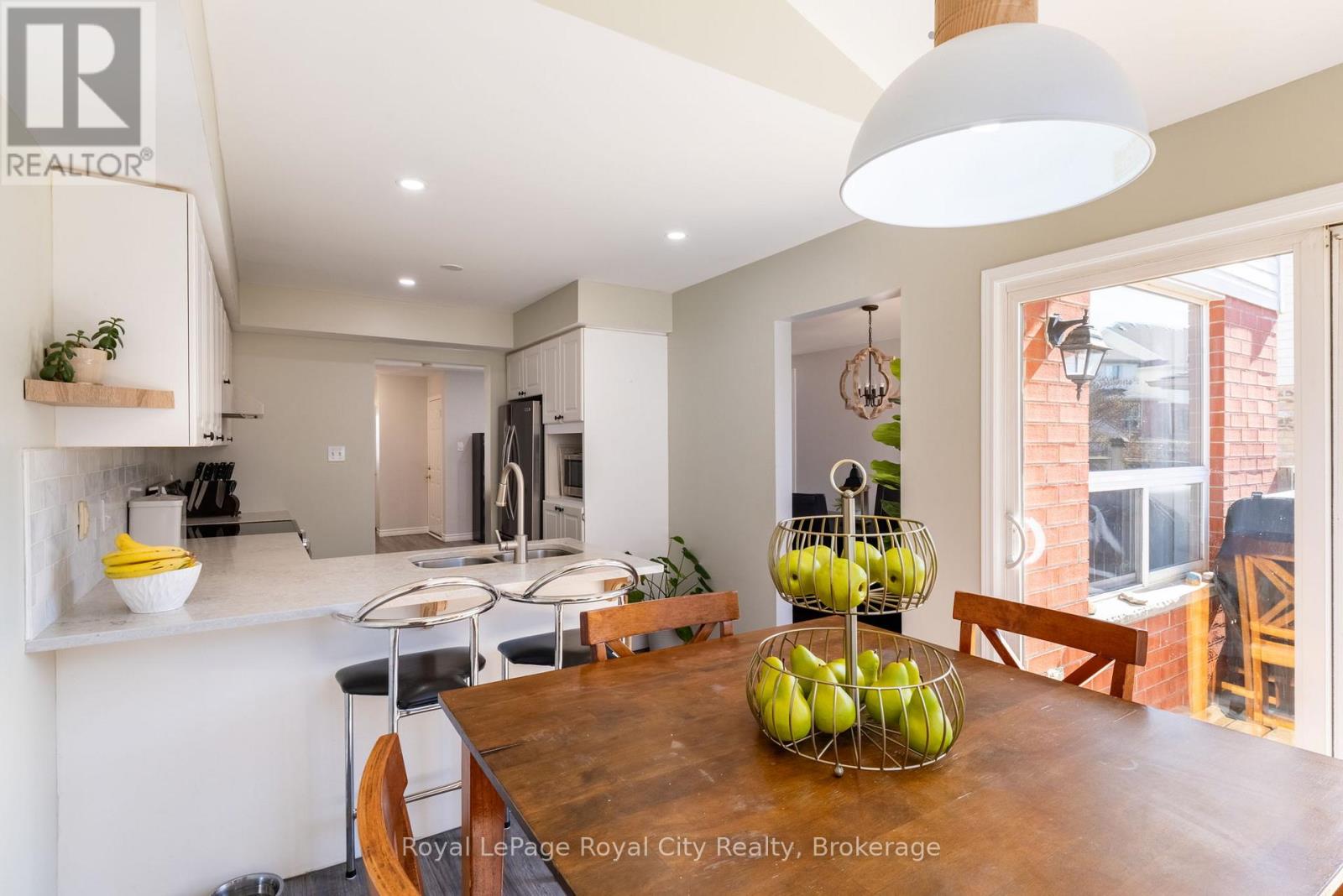 22 Law Drive, Guelph (Grange Road), Ontario  N1E 7G5 - Photo 10 - X12868222