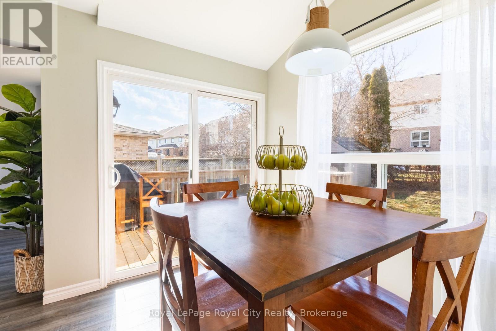 22 Law Drive, Guelph (Grange Road), Ontario  N1E 7G5 - Photo 11 - X12868222