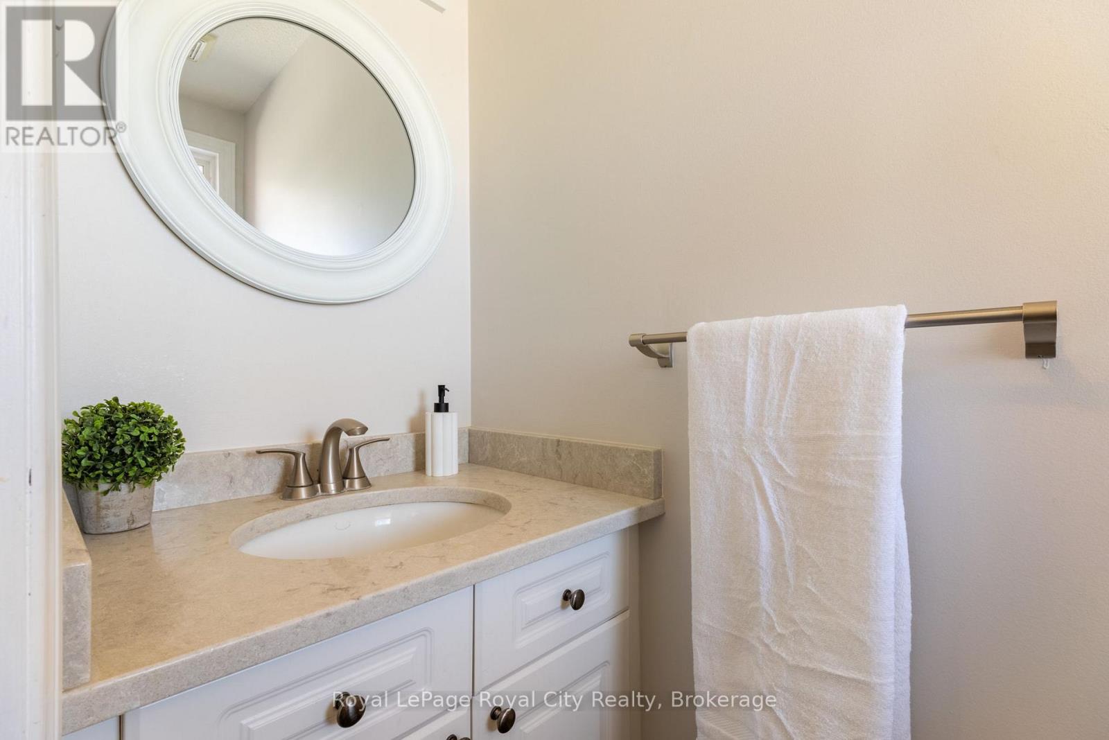 22 Law Drive, Guelph (Grange Road), Ontario  N1E 7G5 - Photo 16 - X12868222