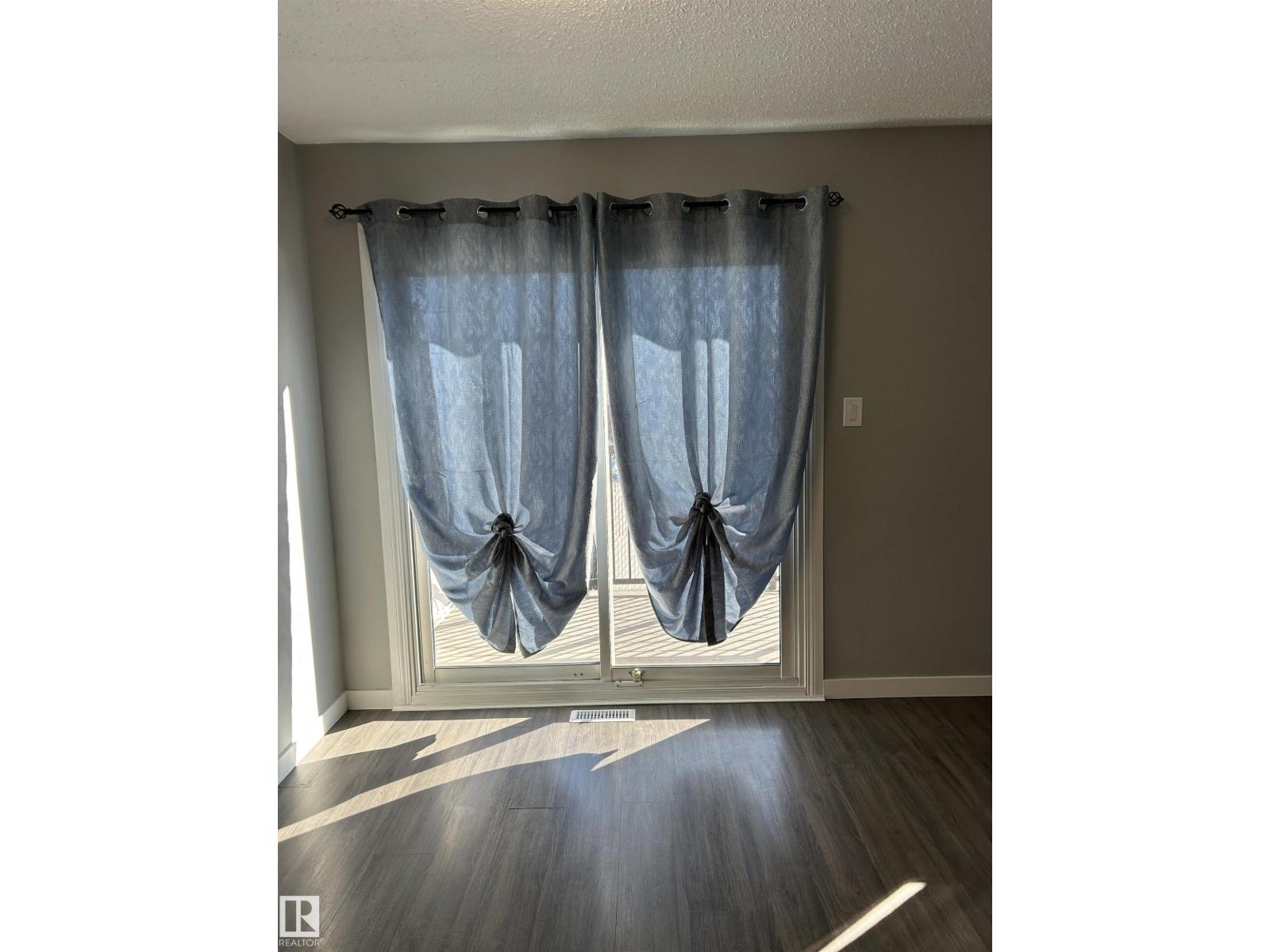 10426 27 Av Nw, Edmonton, Alberta  T6J 4J5 - Photo 3 - E4476760