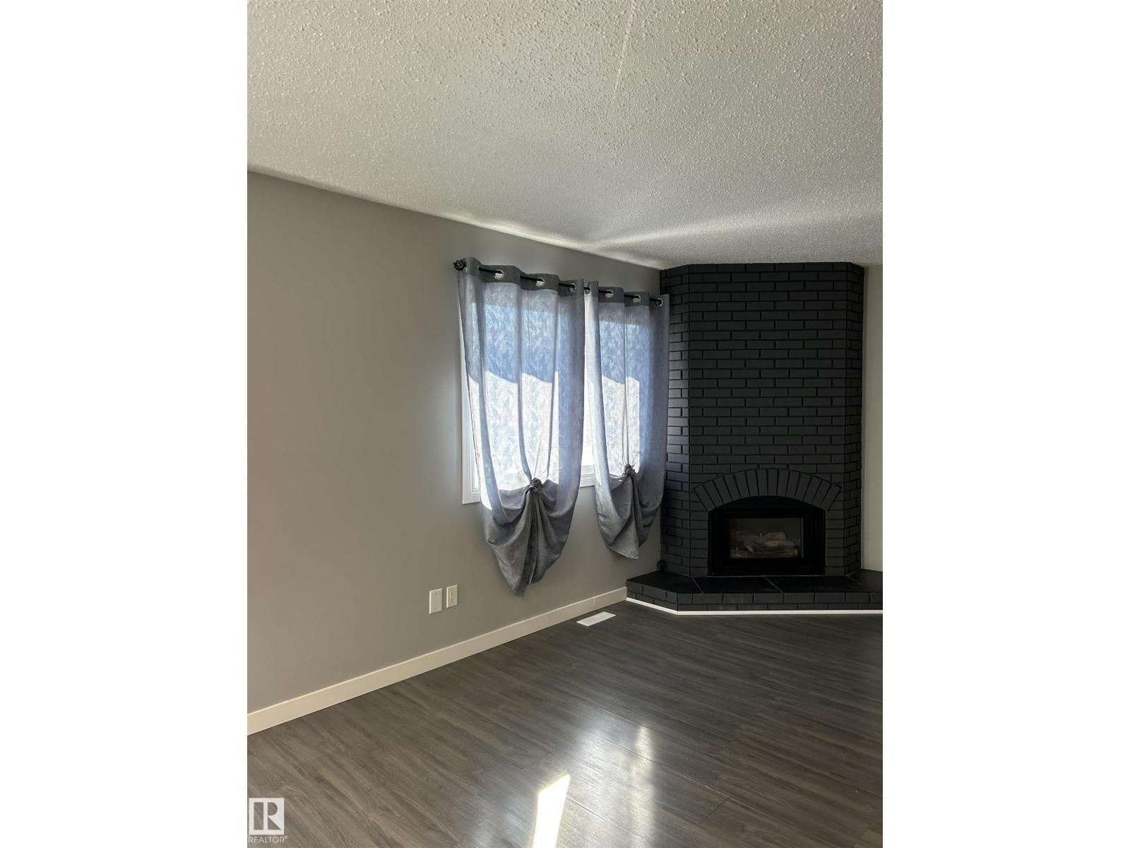 10426 27 Av Nw, Edmonton, Alberta  T6J 4J5 - Photo 4 - E4476760