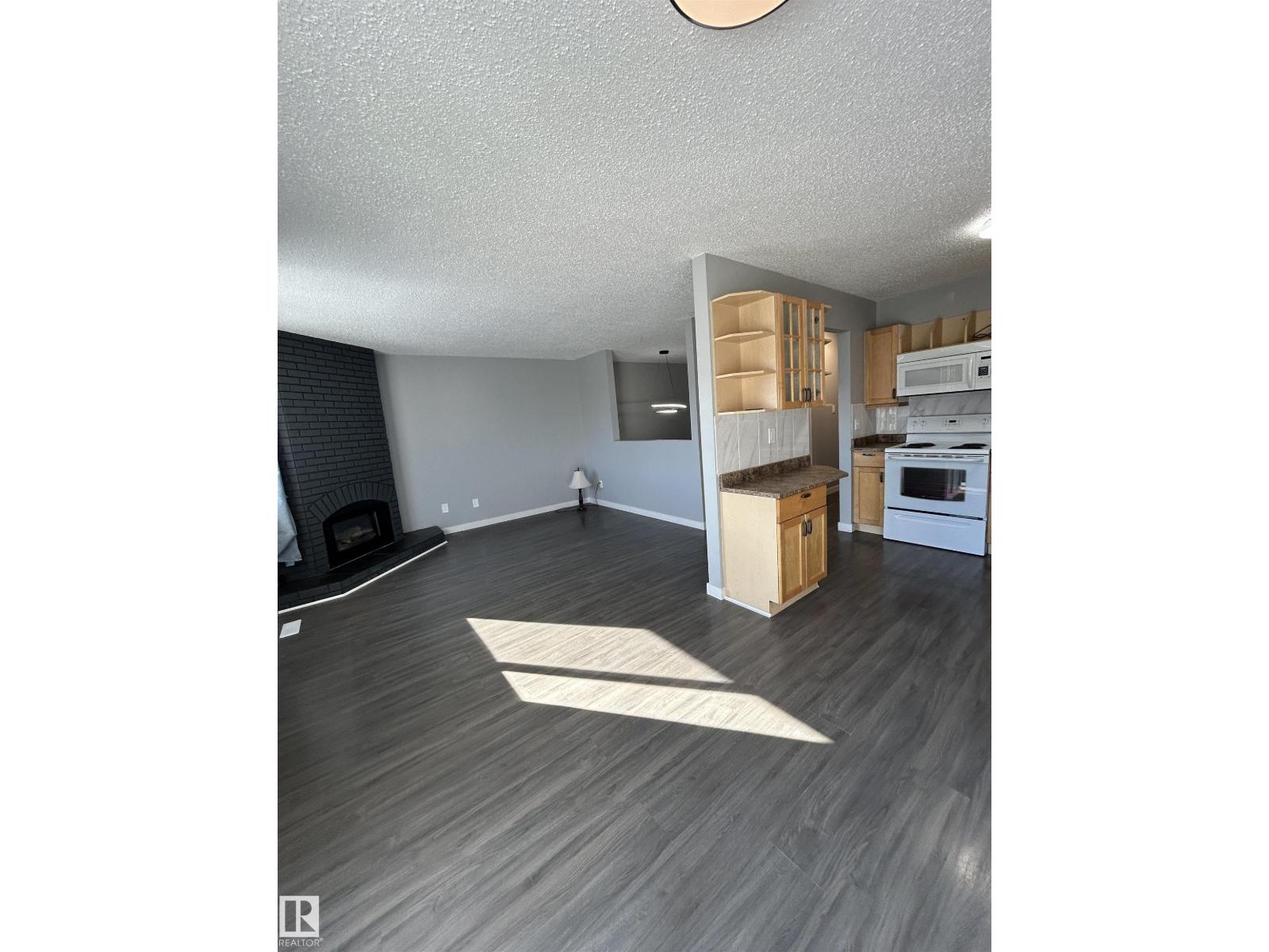 10426 27 Av Nw, Edmonton, Alberta  T6J 4J5 - Photo 8 - E4476760