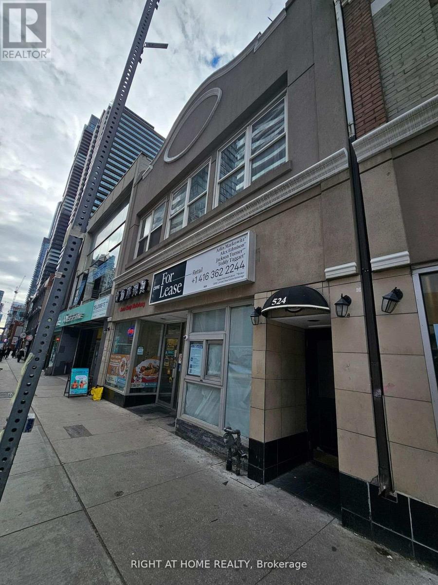 204 - 524 YONGE STREET, Toronto, Ontario