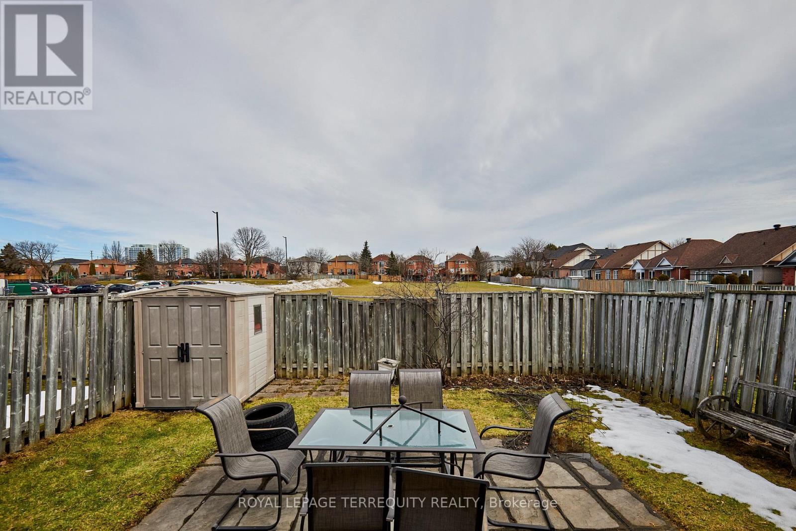 254 Willowbrook Drive, Whitby, Ontario  L1R 2Z1 - Photo 4 - E12868262