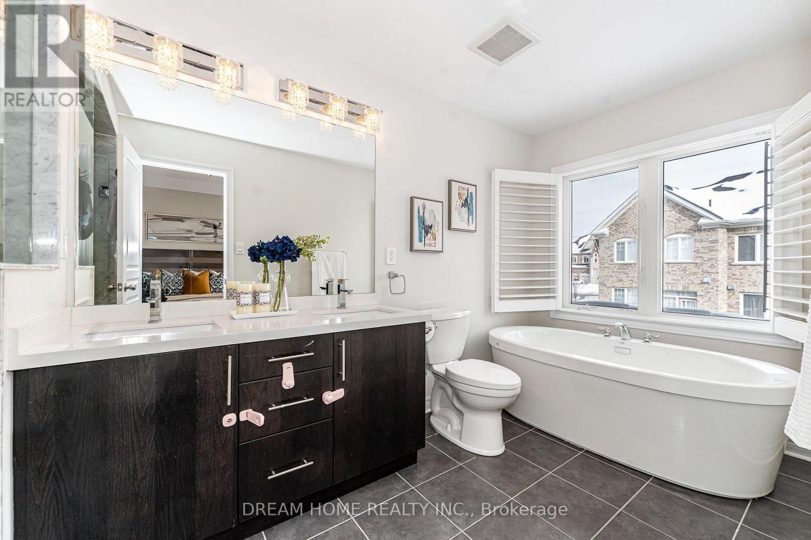 11 Homer Crescent, Aurora, Ontario  L4G 1B7 - Photo 24 - N12868160