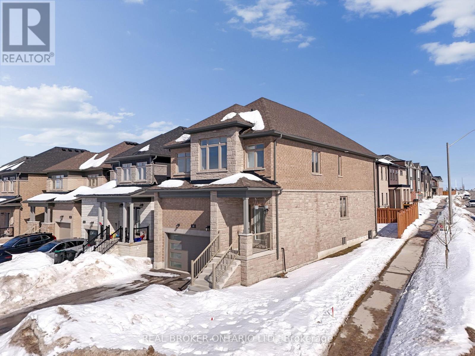 48 BARNYARD TRAIL, Barrie, Ontario