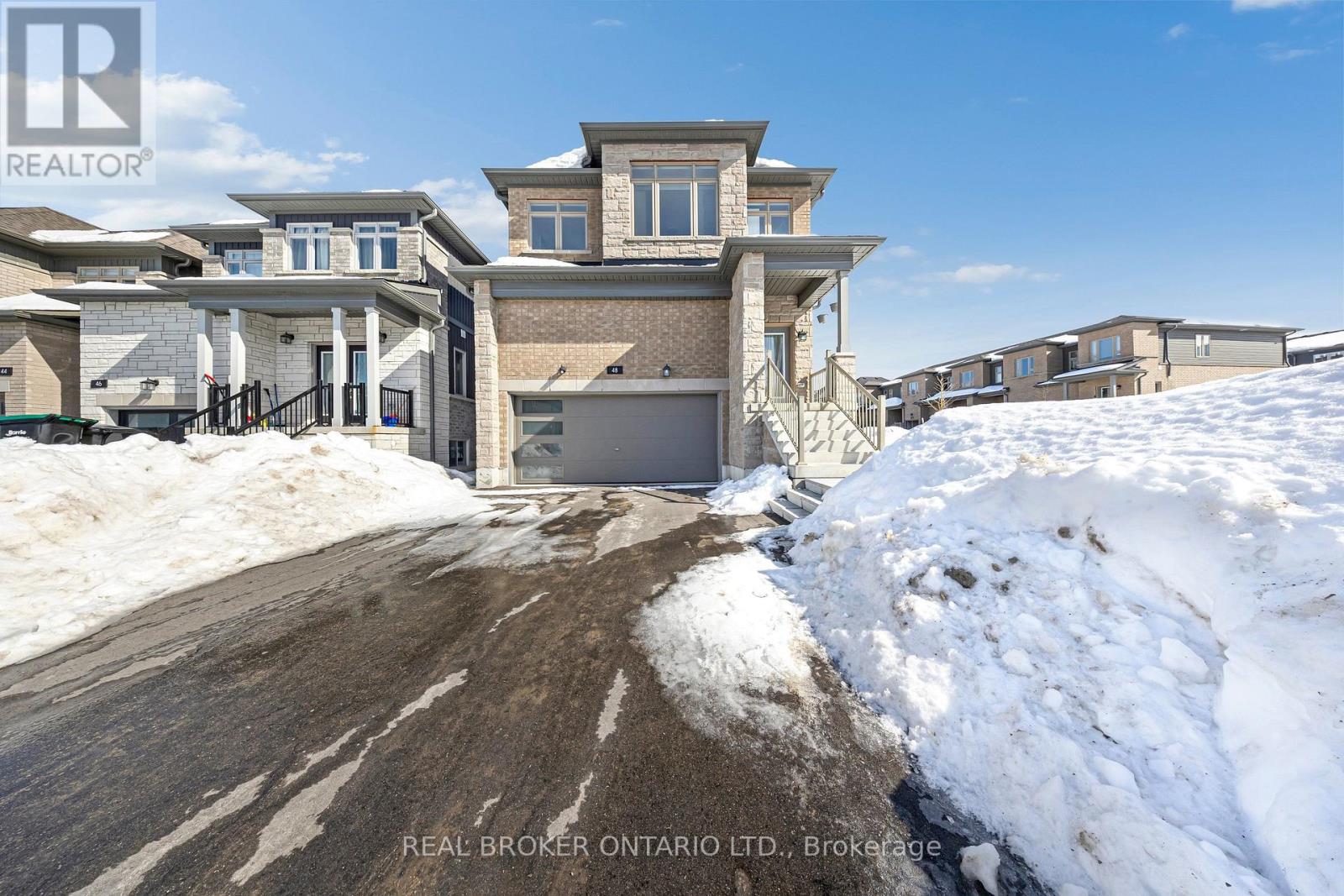 48 Barnyard Trail, Barrie, Ontario  L9J 0C2 - Photo 2 - S12868164