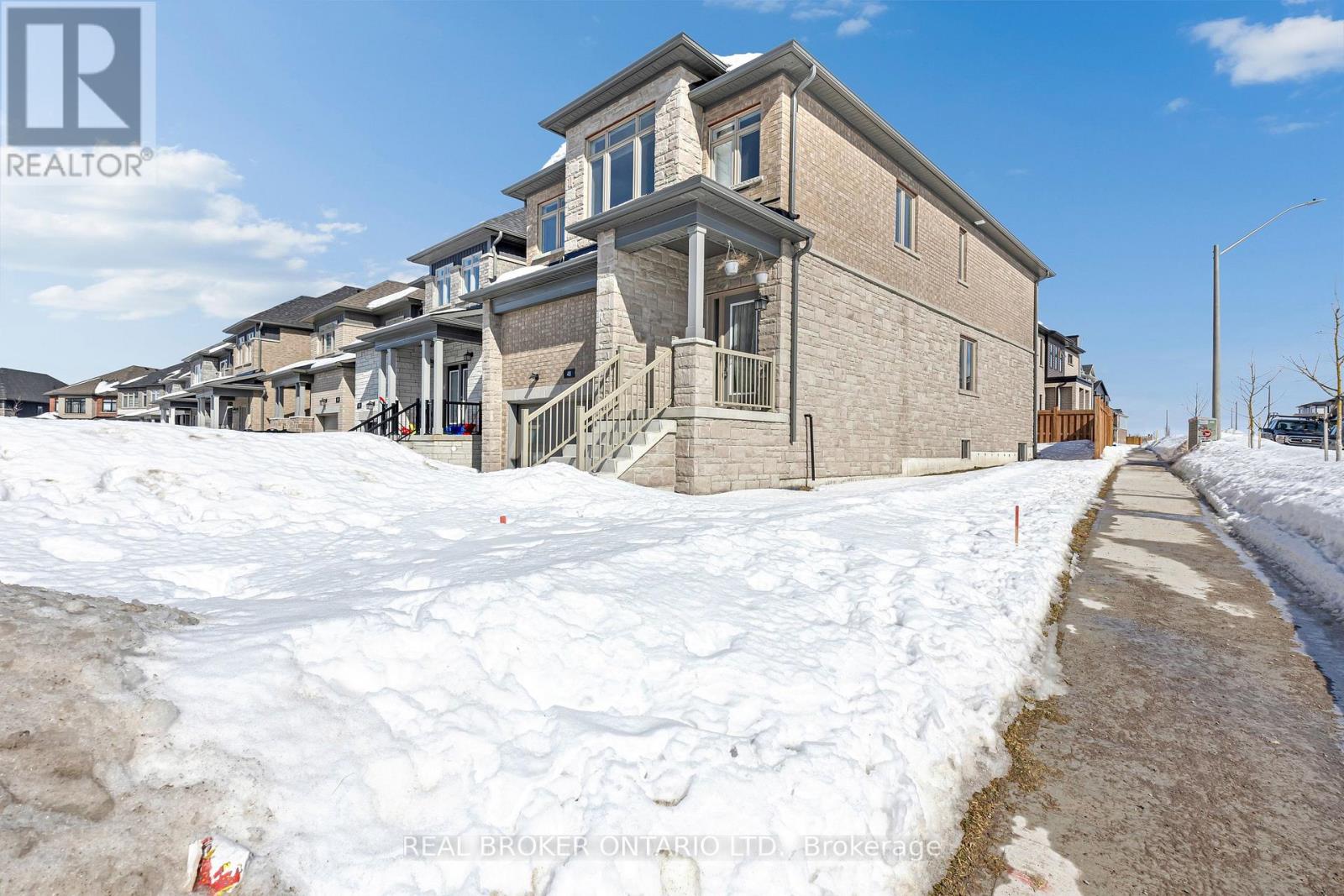 48 Barnyard Trail, Barrie, Ontario  L9J 0C2 - Photo 40 - S12868164