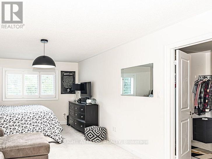 37 Muirfield Drive, Barrie (Holly), Ontario  L4N 5S4 - Photo 13 - S12868252