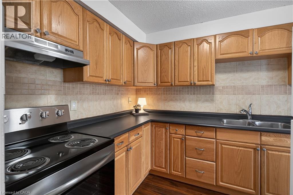 2185 Fairchild Boulevard Unit# 51, Burlington, Ontario  L7P 3P6 - Photo 17 - 40809308