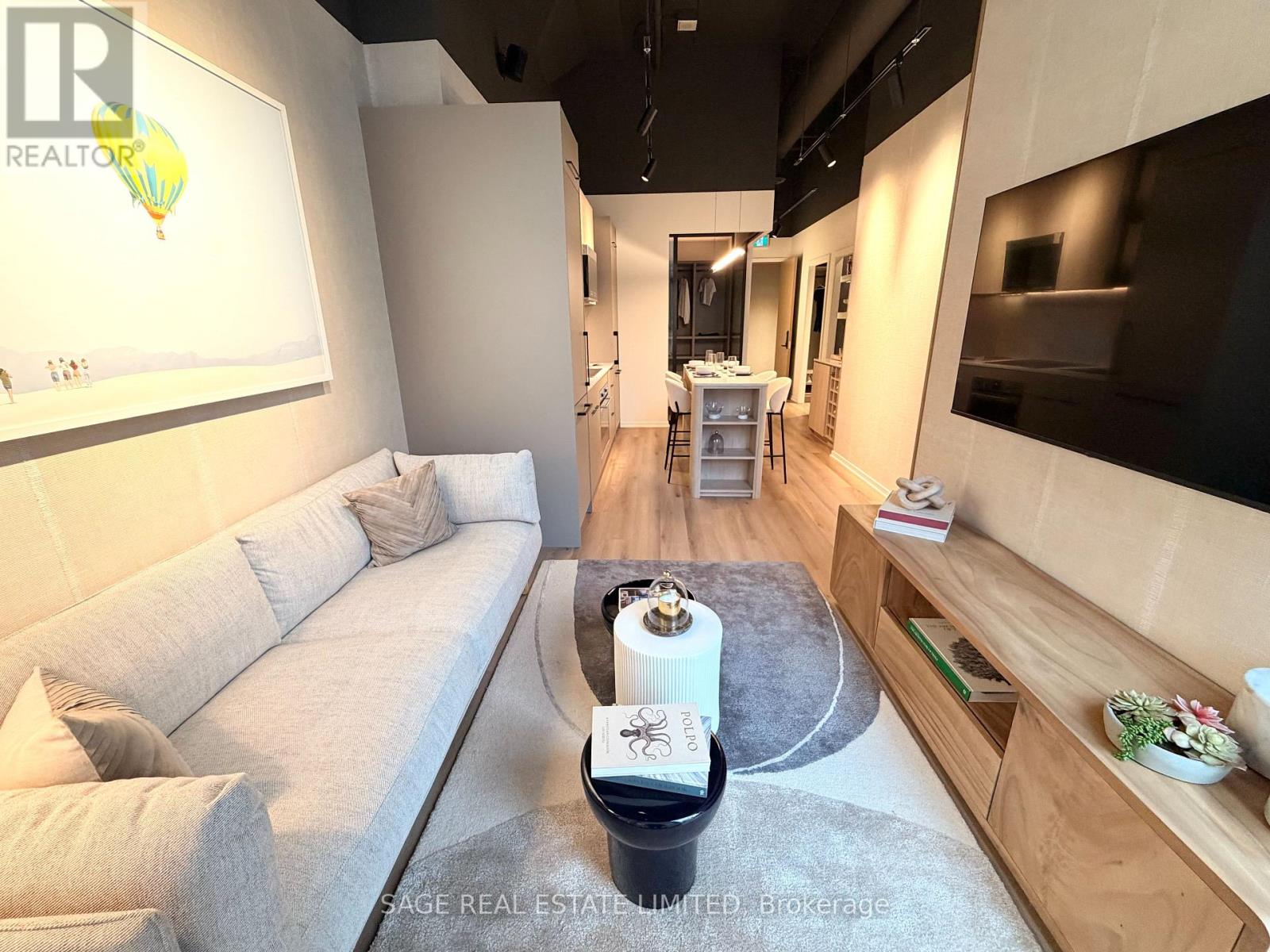 112 - 8 Temple Avenue, Toronto, Ontario  M6K 1C7 - Photo 10 - W12868170