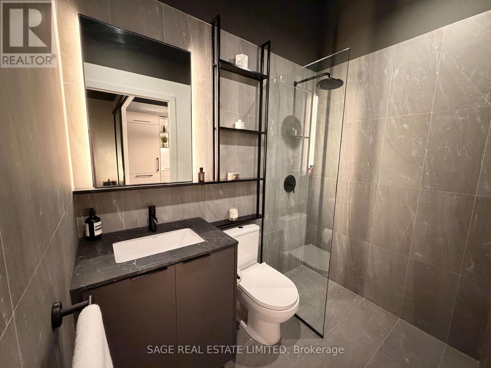 112 - 8 Temple Avenue, Toronto, Ontario  M6K 1C7 - Photo 14 - W12868170