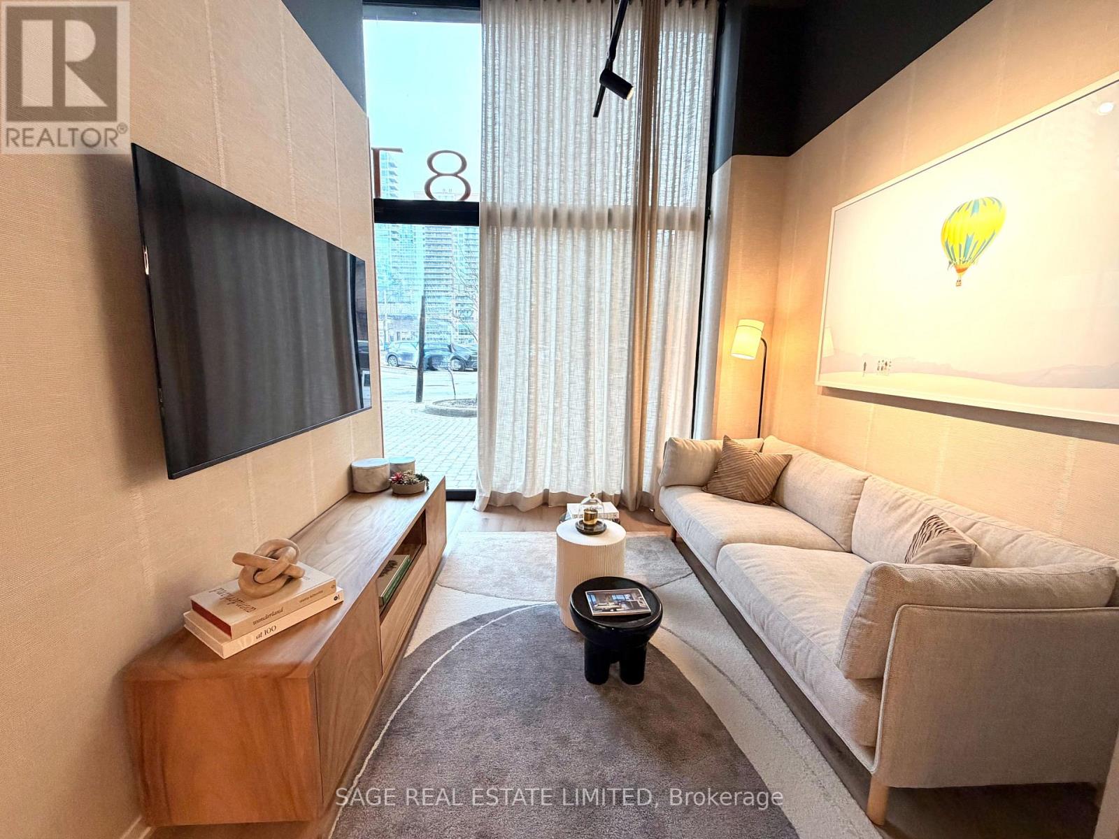 112 - 8 Temple Avenue, Toronto, Ontario  M6K 1C7 - Photo 8 - W12868170