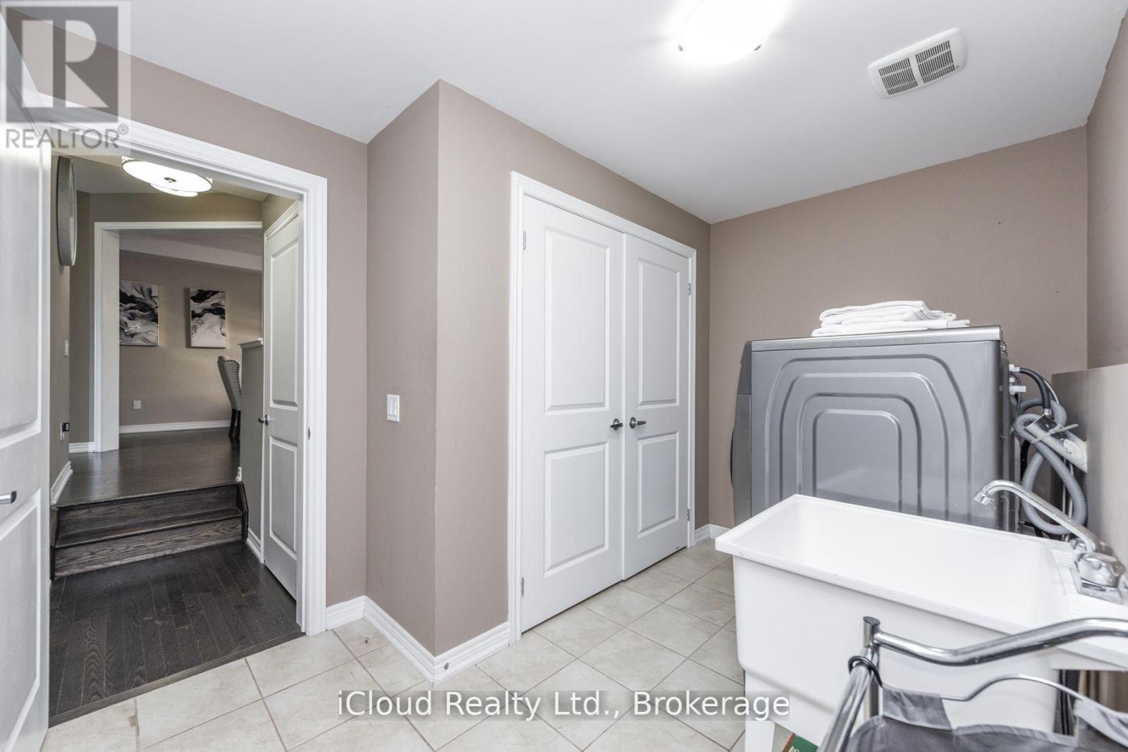 60 Valleyway Drive, Brampton, Ontario  L6X 5G1 - Photo 8 - W12868244