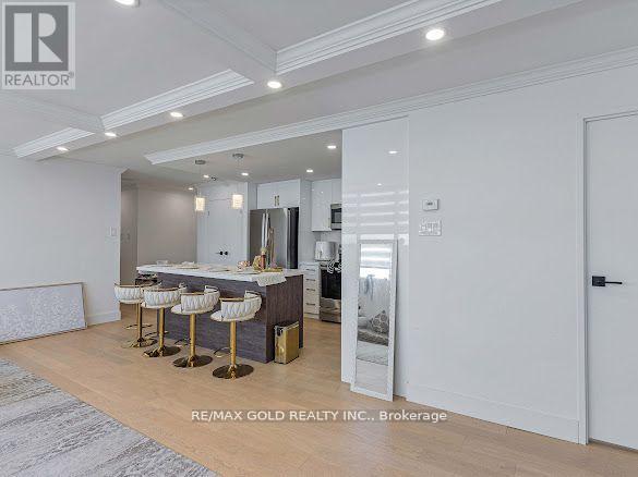 2108 - 3700 Kaneff Crescent, Mississauga, Ontario  L5A 4B8 - Photo 9 - W12868268