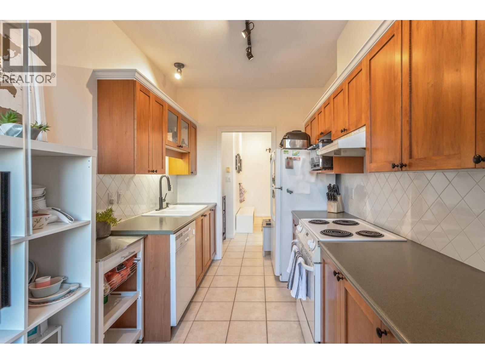 1003 6837 Station Hill Drive, Burnaby, British Columbia  V3N 5B7 - Photo 17 - R3097598