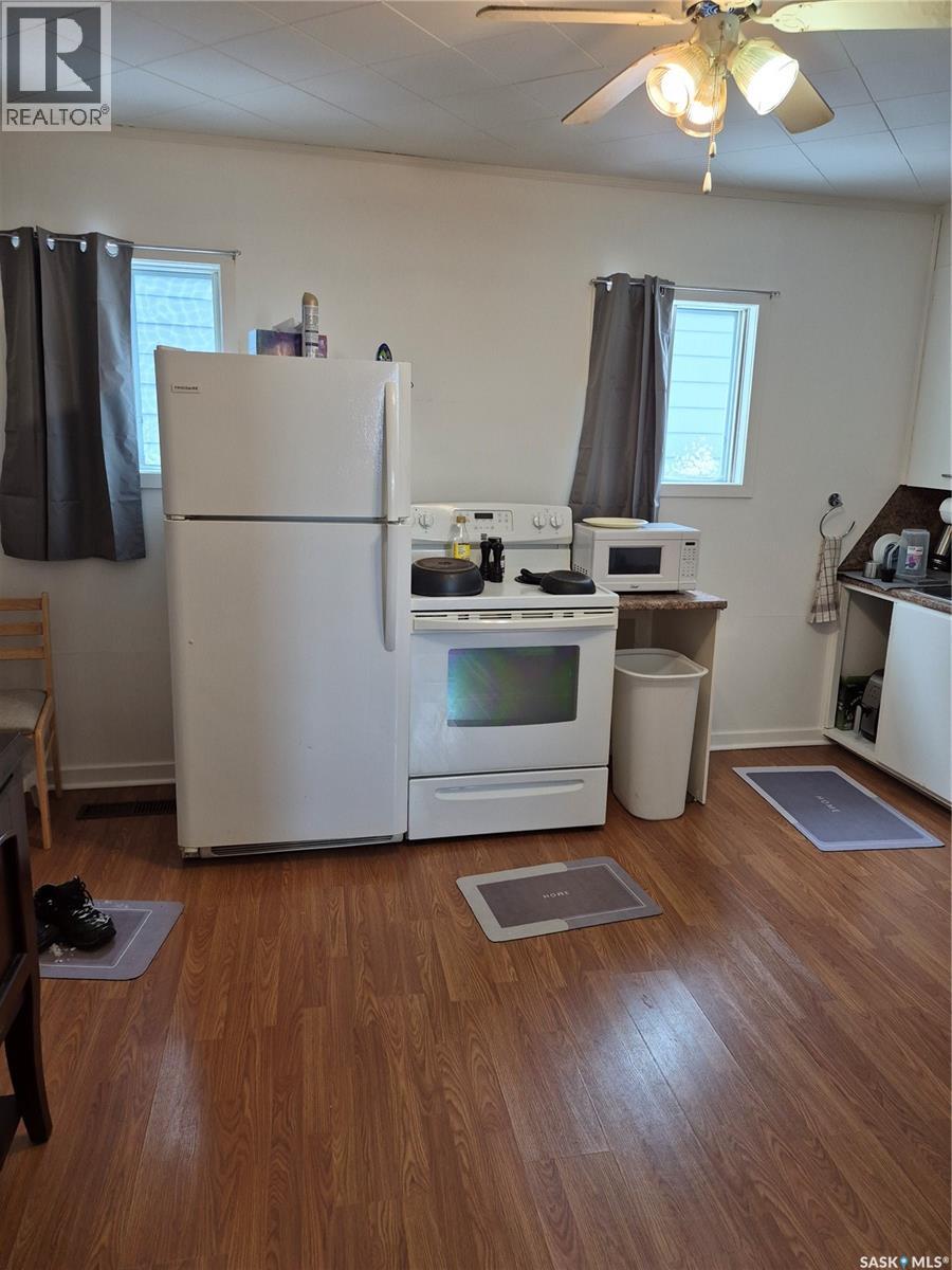 106 1st Street N, Wakaw, Saskatchewan  S0K 4P0 - Photo 2 - SK030070