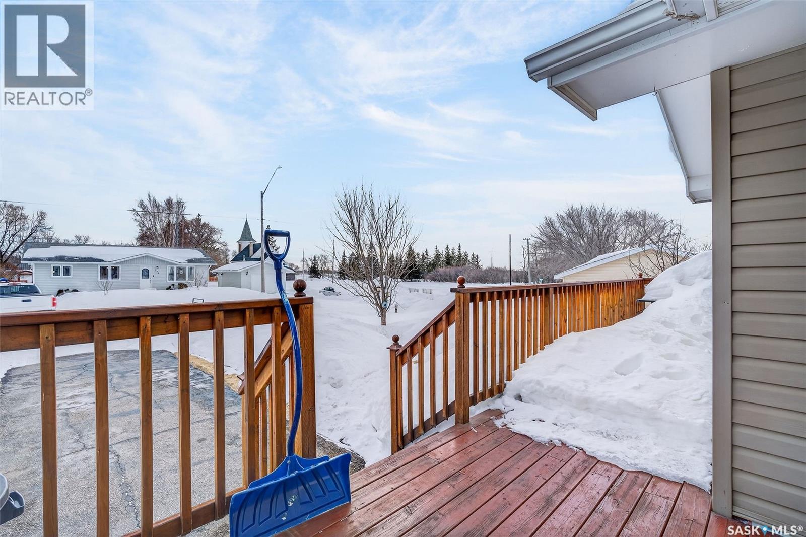 226 1st Street N, Spalding, Saskatchewan  S0K 4C0 - Photo 3 - SK030053