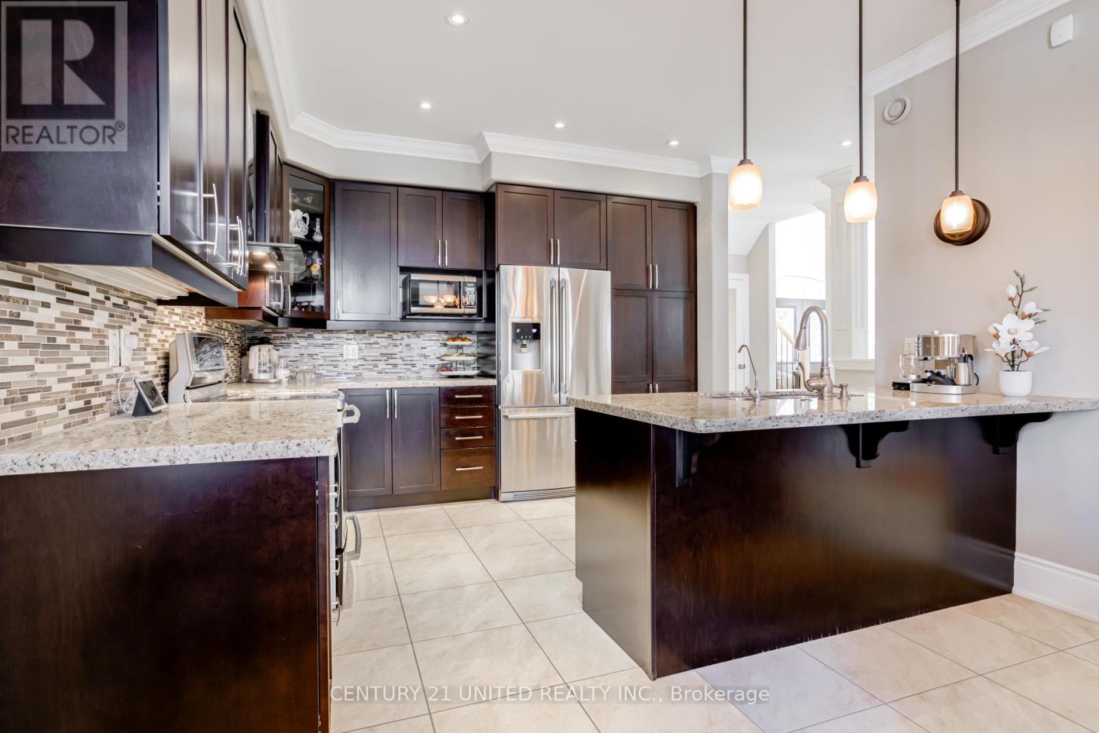 36 Auburn Court, Barrie (Ardagh), Ontario  L4N 6G9 - Photo 11 - S12868324