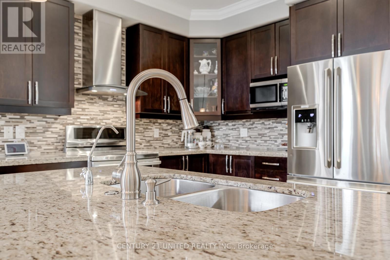 36 Auburn Court, Barrie (Ardagh), Ontario  L4N 6G9 - Photo 13 - S12868324