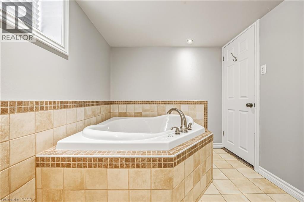 165 East 38th Street, Hamilton, Ontario  L8V 4E8 - Photo 28 - 40805965