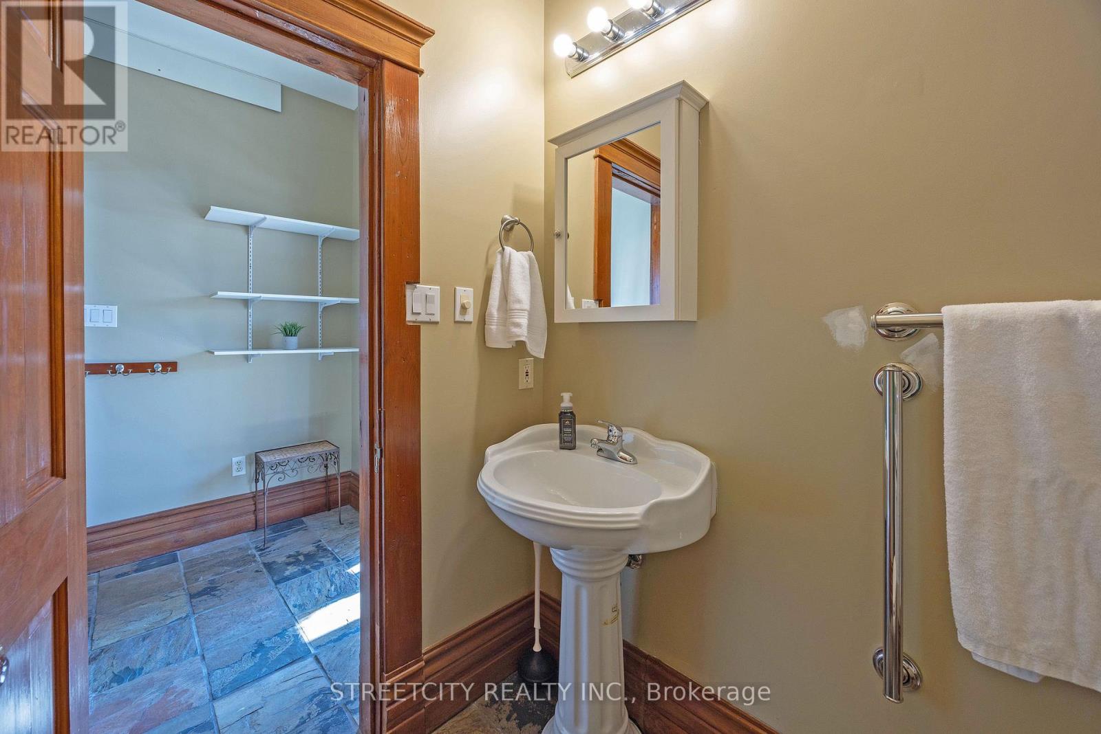 55 Tecumseh Avenue, London South, Ontario  N6C 1R5 - Photo 18 - X12868382