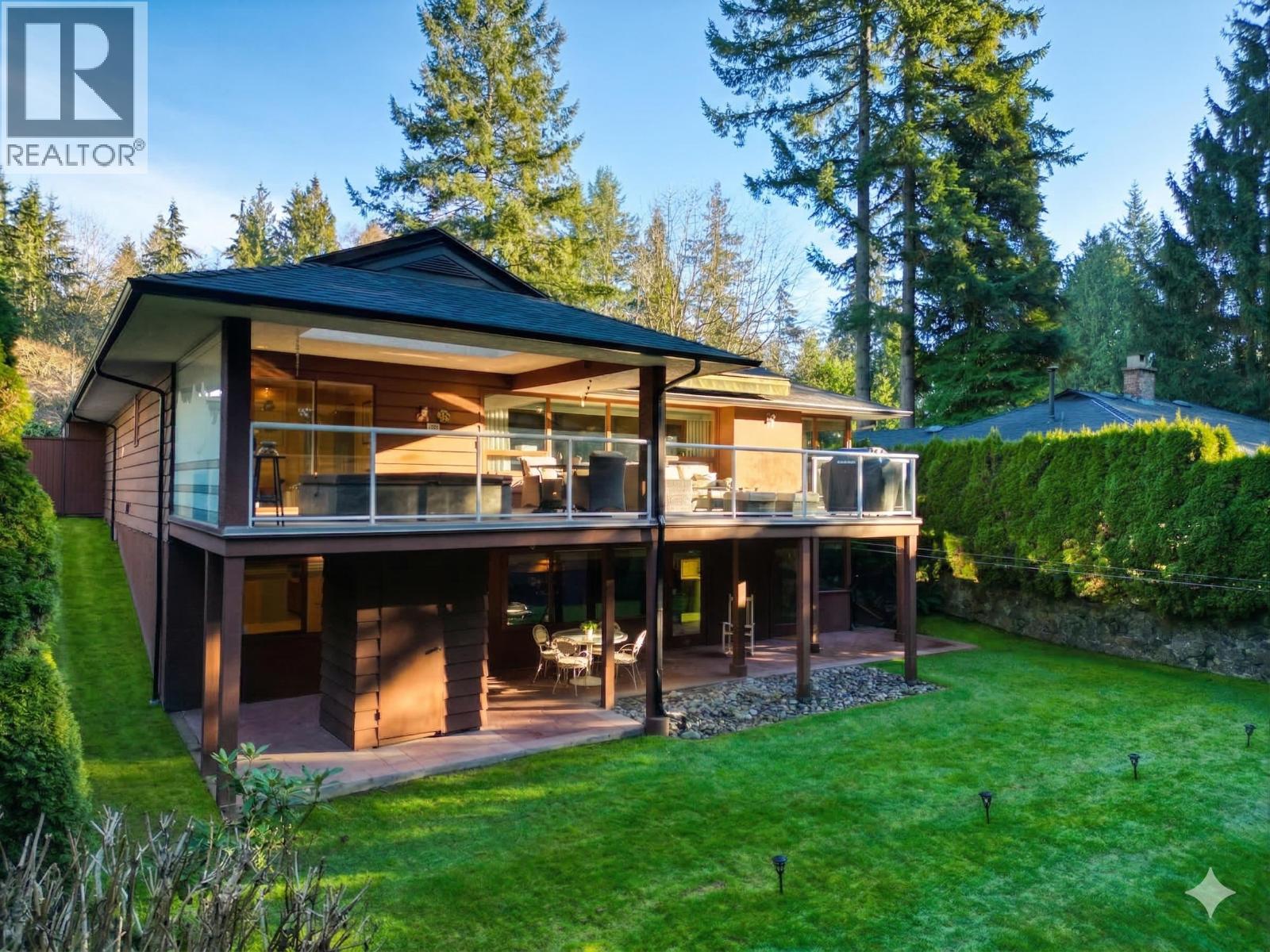 4695 MAPLERIDGE DRIVE, North Vancouver, British Columbia