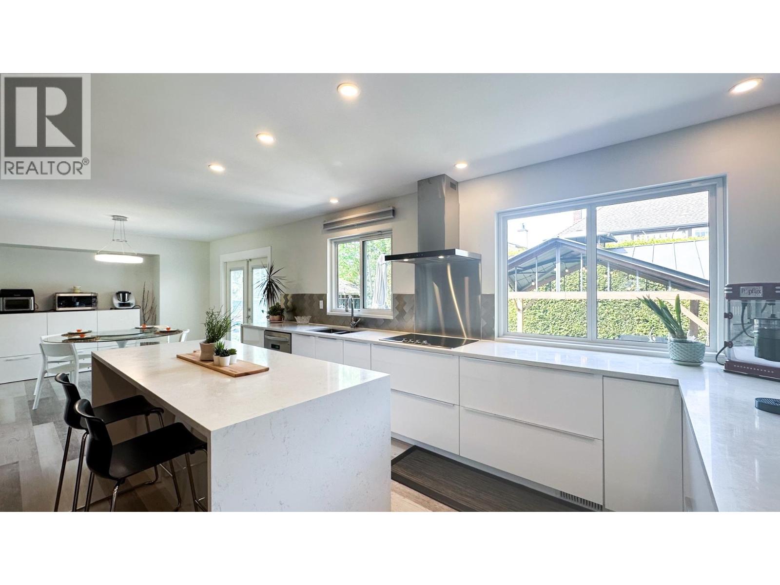 4683 54 Street, Delta, British Columbia  V4K 3Y5 - Photo 2 - R3076934