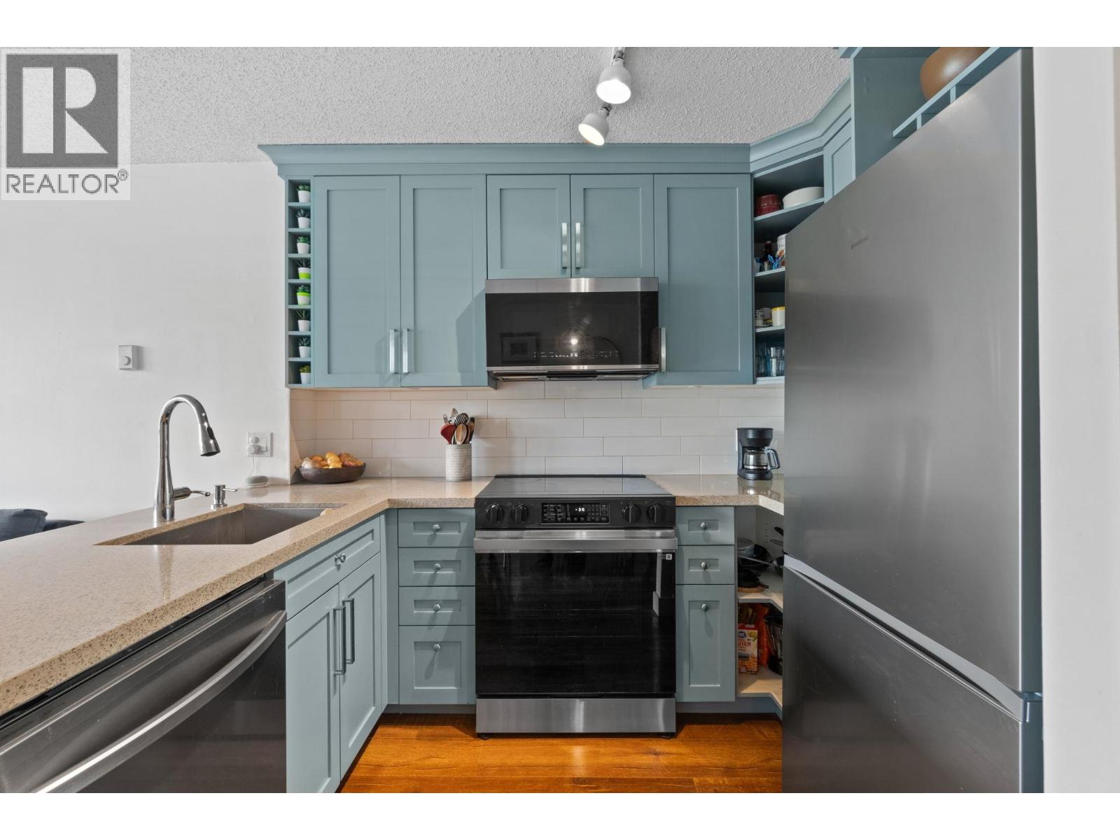 607 3970 Carrigan Court, Burnaby, British Columbia  V3N 4S5 - Photo 3 - R3098046