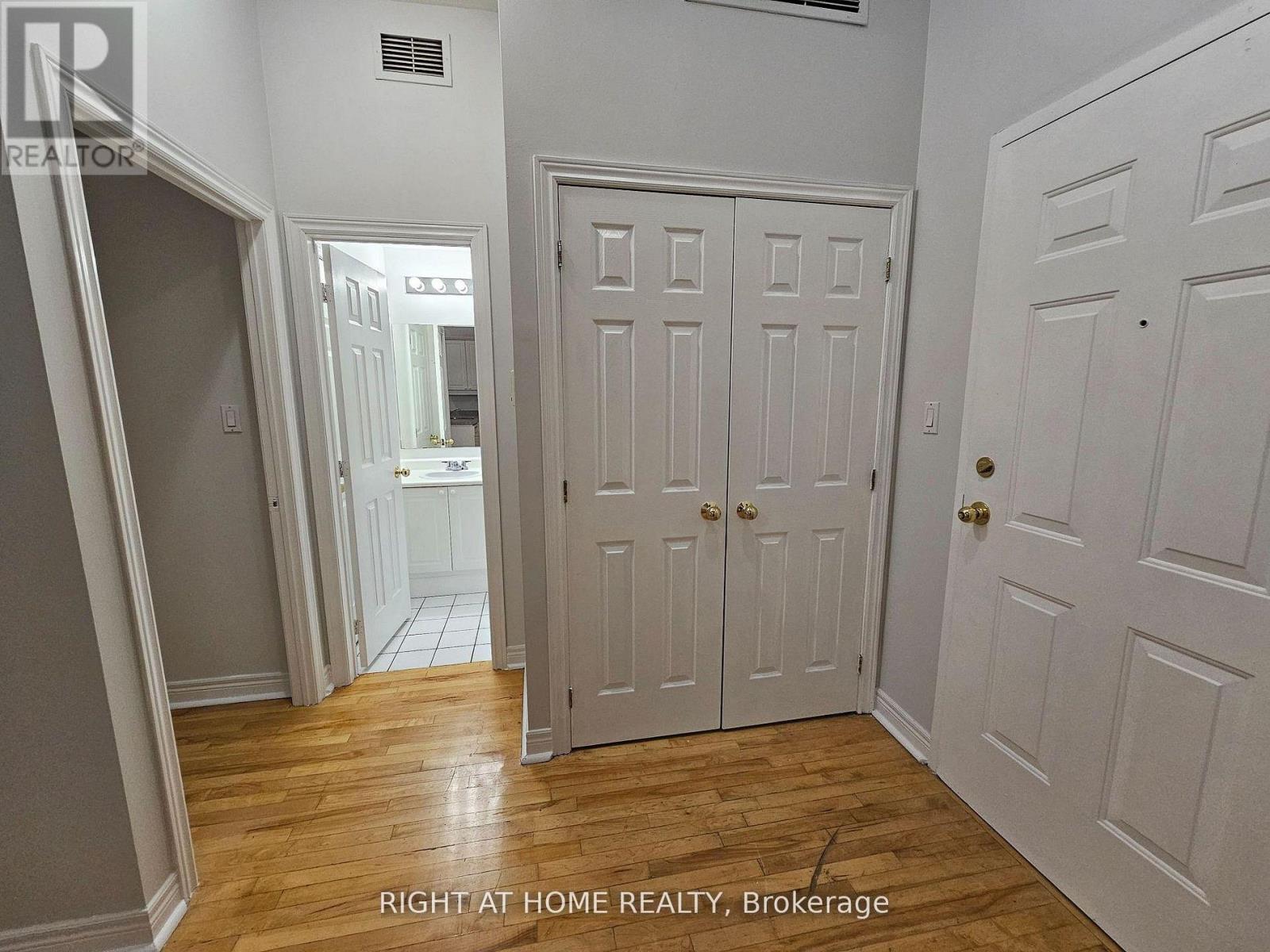 205 - 524 Yonge Street, Toronto, Ontario  M4Y 1X9 - Photo 21 - C12868308