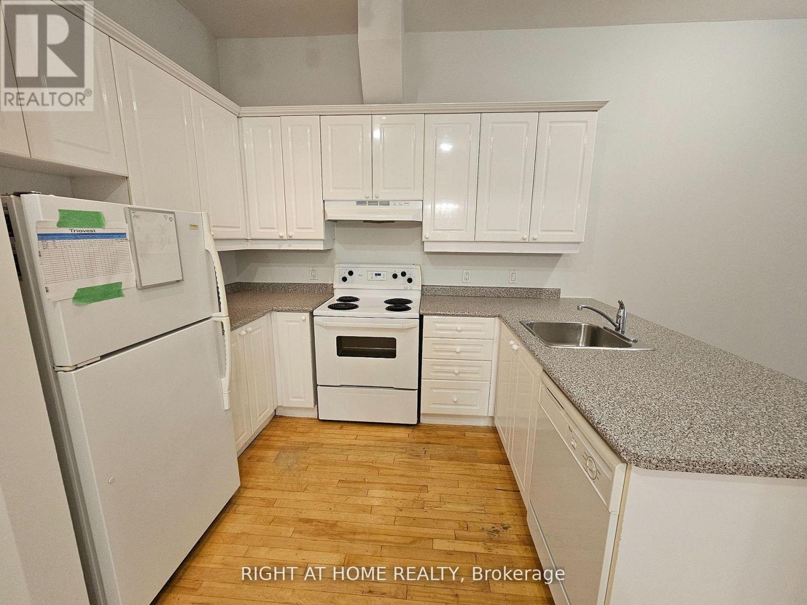 205 - 524 Yonge Street, Toronto, Ontario  M4Y 1X9 - Photo 4 - C12868308