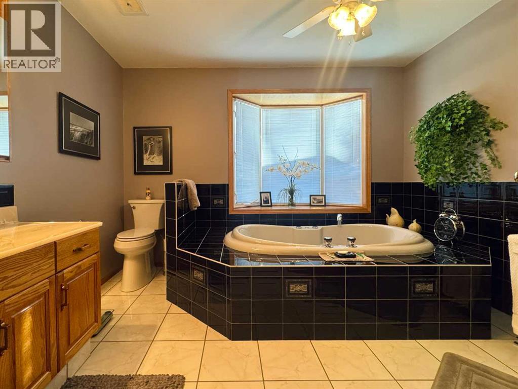 335 28 Street S, Lethbridge, Alberta  T1J 3S7 - Photo 28 - A2281909