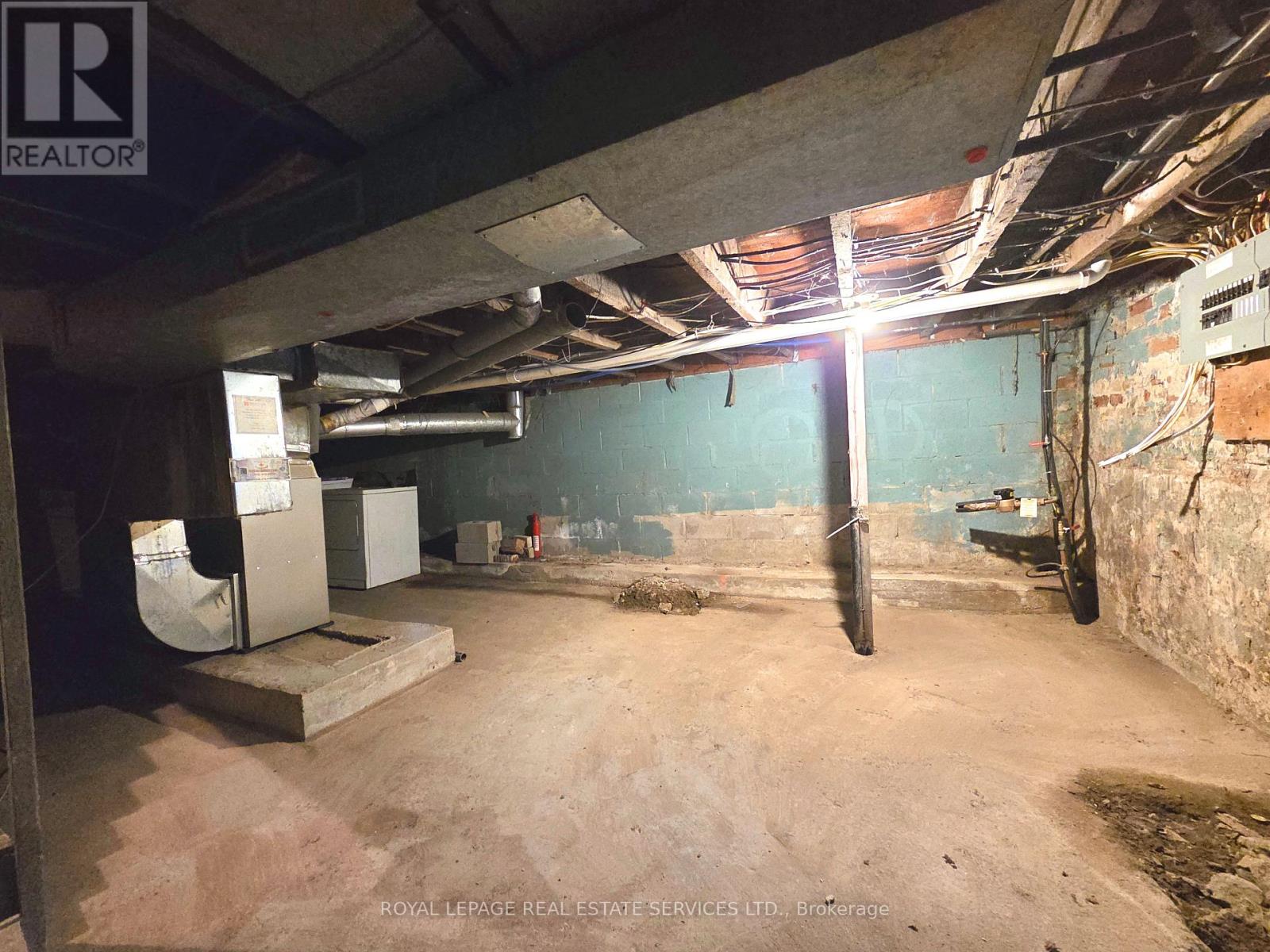 Main - 457 Queen Street E, Toronto, Ontario  M5A 1T6 - Photo 11 - C12732926