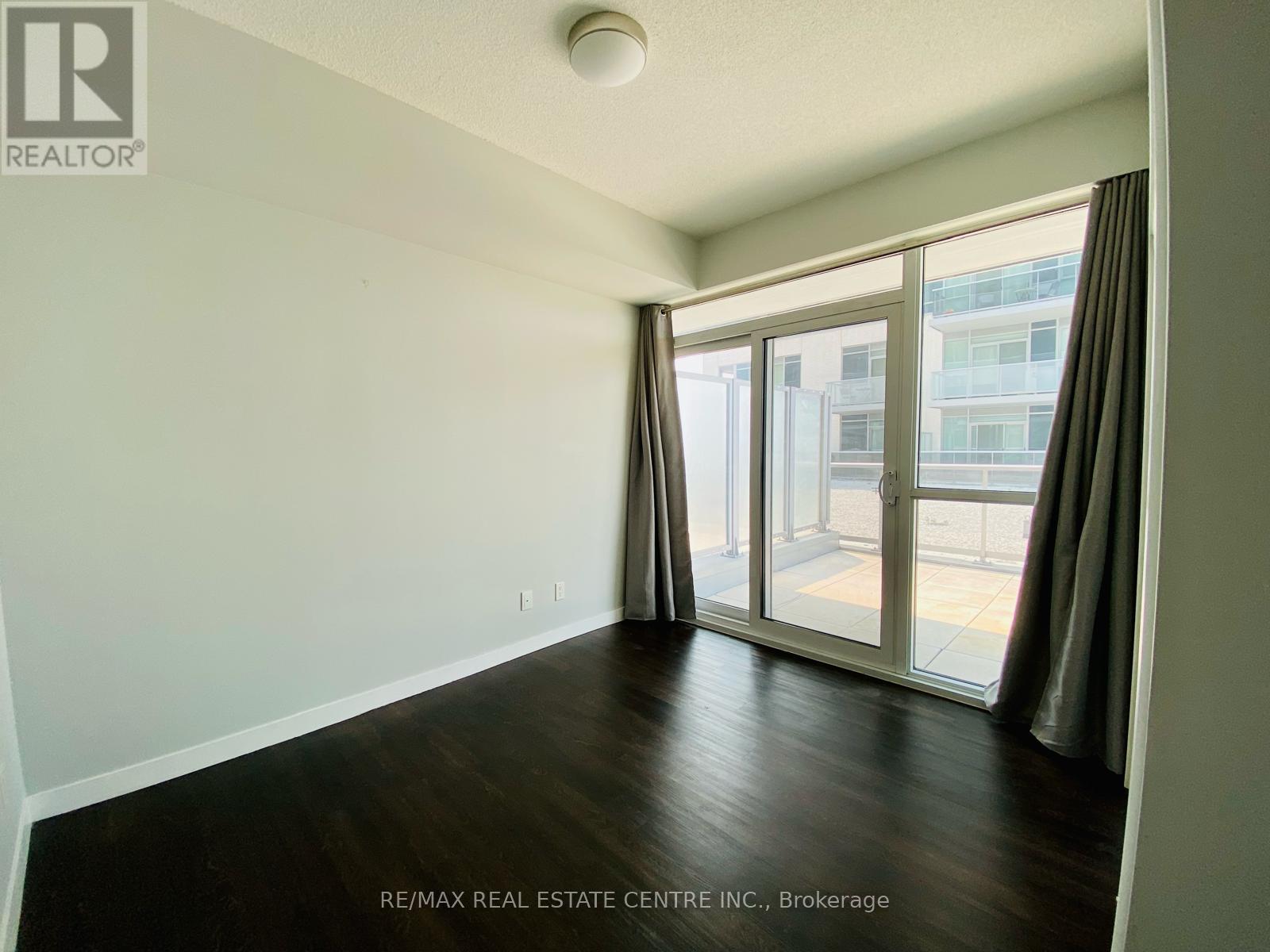 1008 - 2087 Fairview Street, Burlington, Ontario  L6R 0E5 - Photo 6 - W12730584