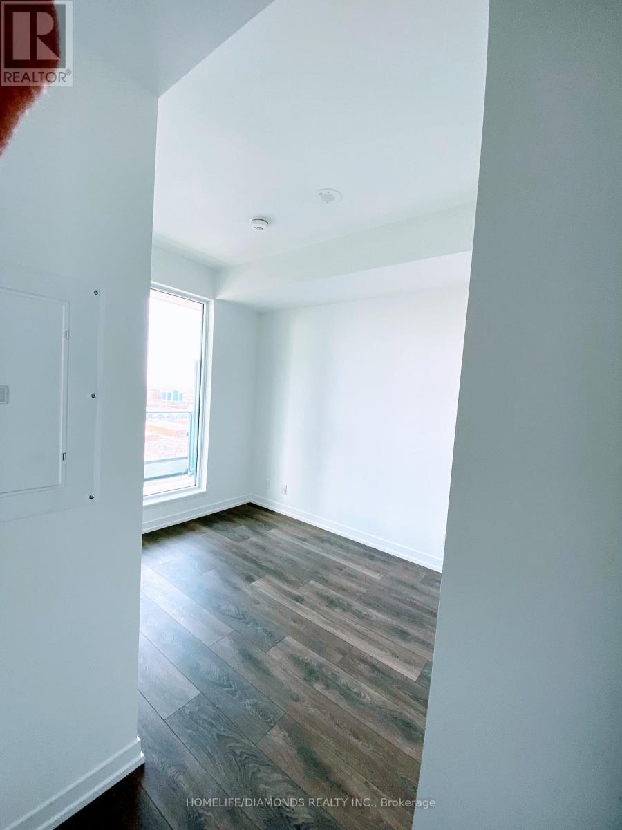 1711 - 950 Portage Parkway, Vaughan, Ontario  L4K 0J6 - Photo 10 - N12868278