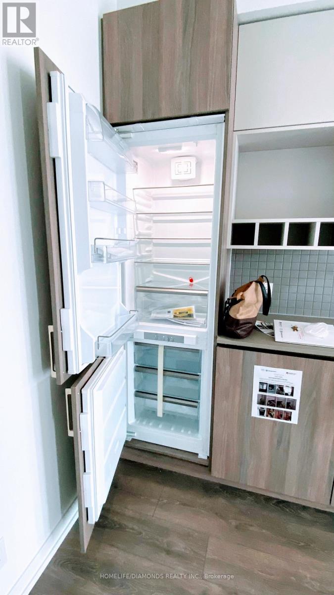 1711 - 950 Portage Parkway, Vaughan, Ontario  L4K 0J6 - Photo 12 - N12868278