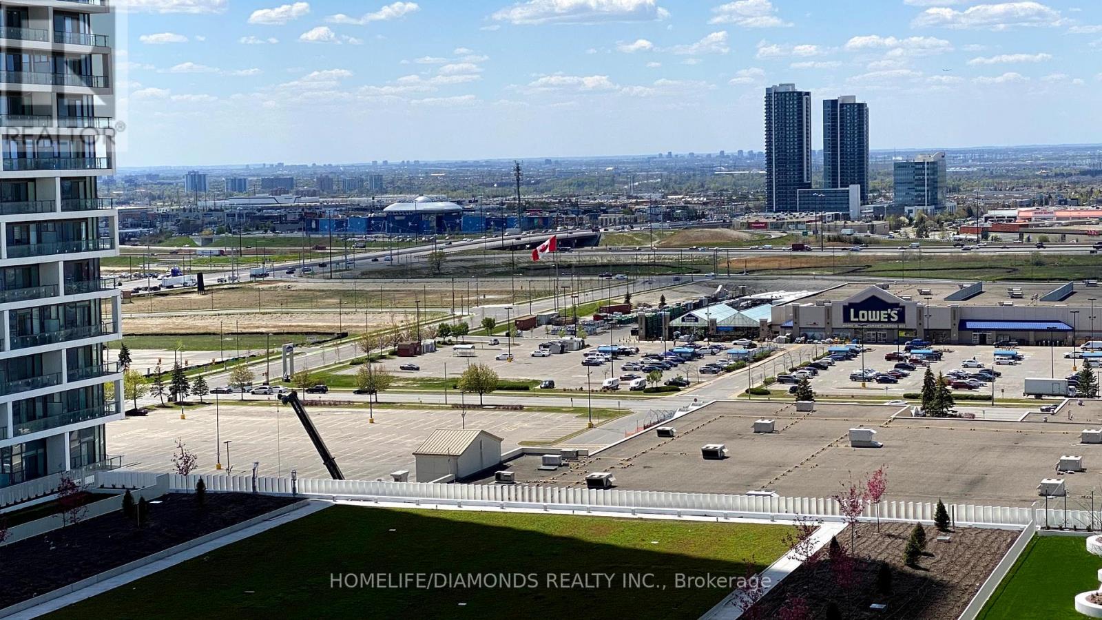 1711 - 950 Portage Parkway, Vaughan, Ontario  L4K 0J6 - Photo 4 - N12868278