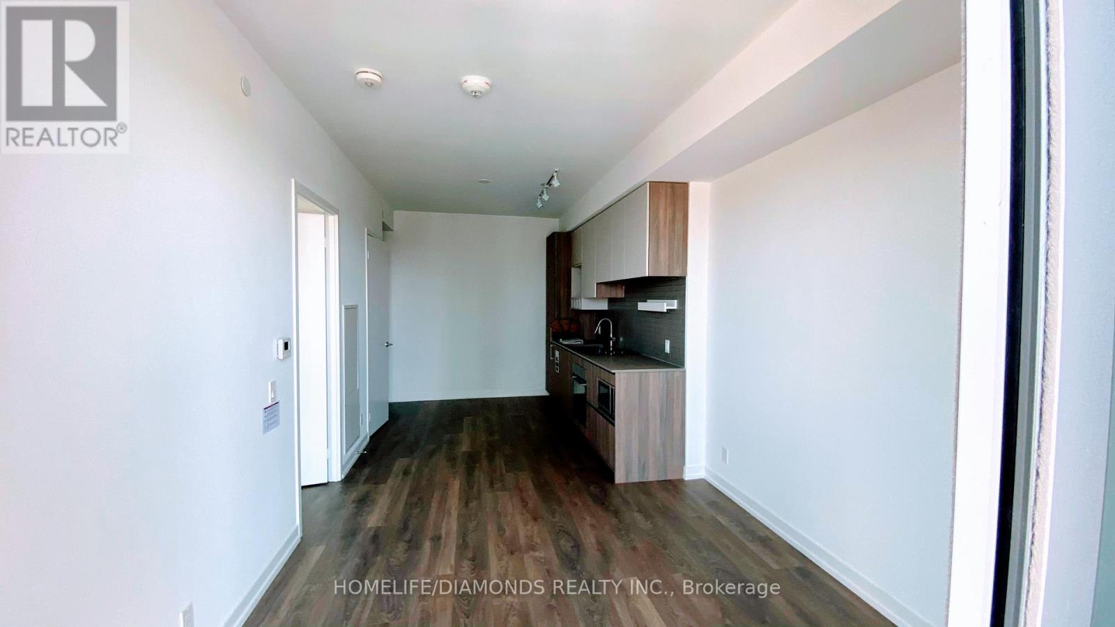 1711 - 950 Portage Parkway, Vaughan, Ontario  L4K 0J6 - Photo 5 - N12868278