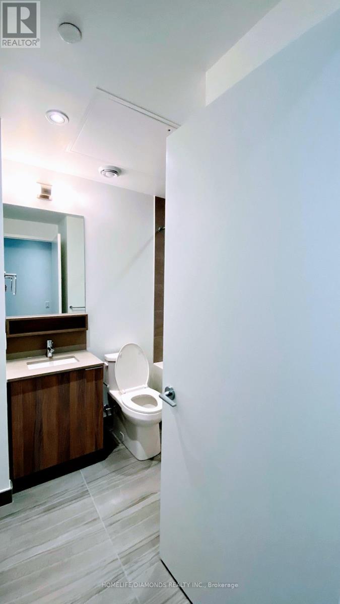 1711 - 950 Portage Parkway, Vaughan, Ontario  L4K 0J6 - Photo 6 - N12868278