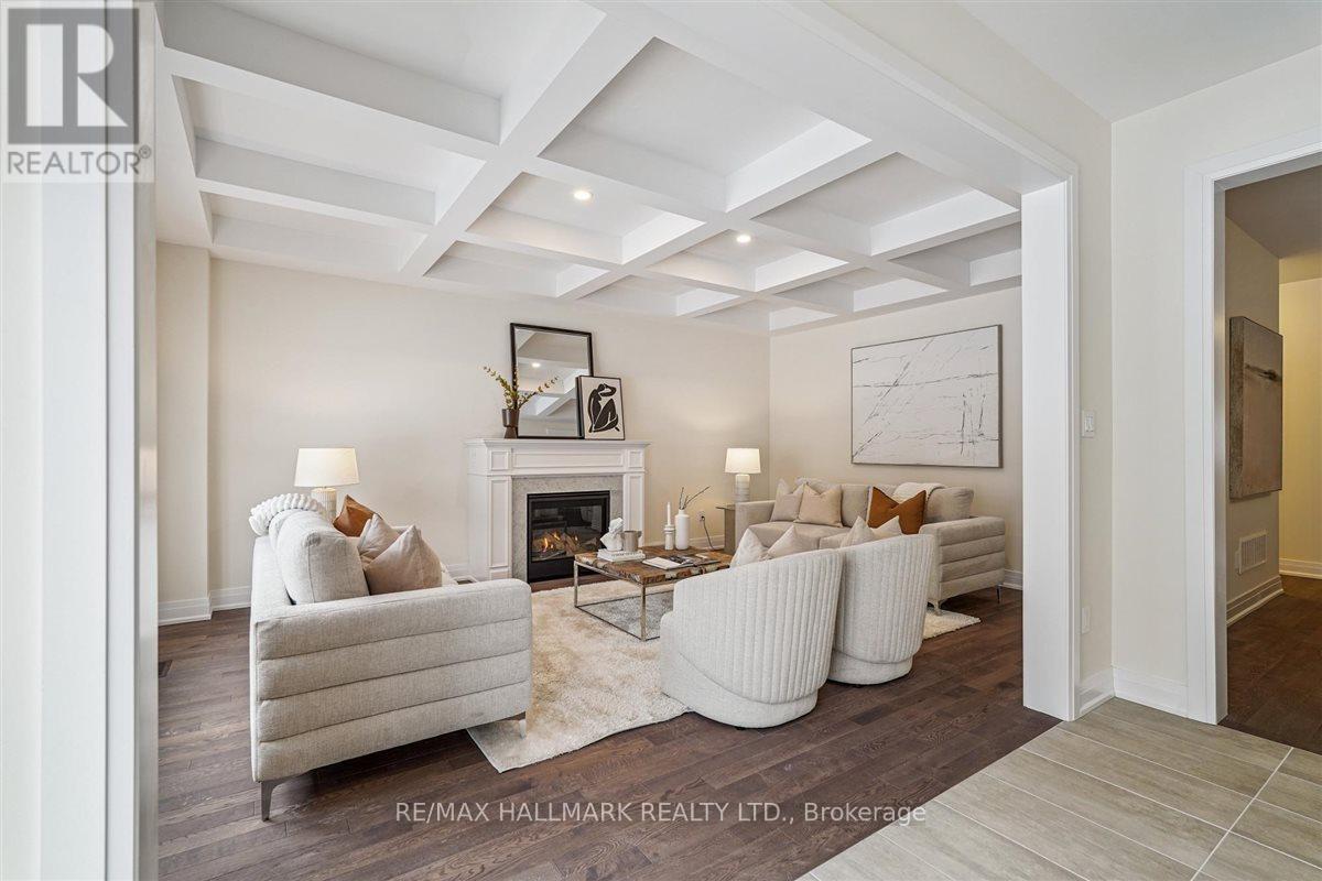 21 La Reine Avenue, Richmond Hill (Oak Ridges), Ontario  L4E 1N3 - Photo 19 - N12868400