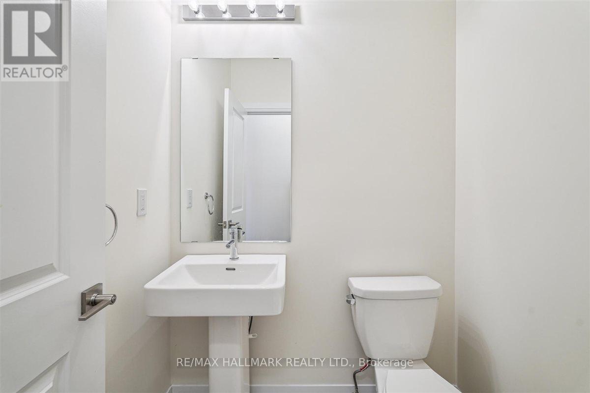 21 La Reine Avenue, Richmond Hill (Oak Ridges), Ontario  L4E 1N3 - Photo 20 - N12868400