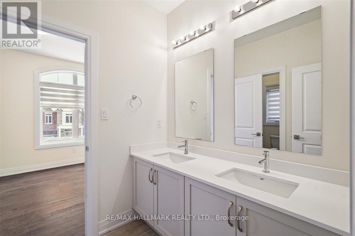 21 La Reine Avenue, Richmond Hill (Oak Ridges), Ontario  L4E 1N3 - Photo 34 - N12868400