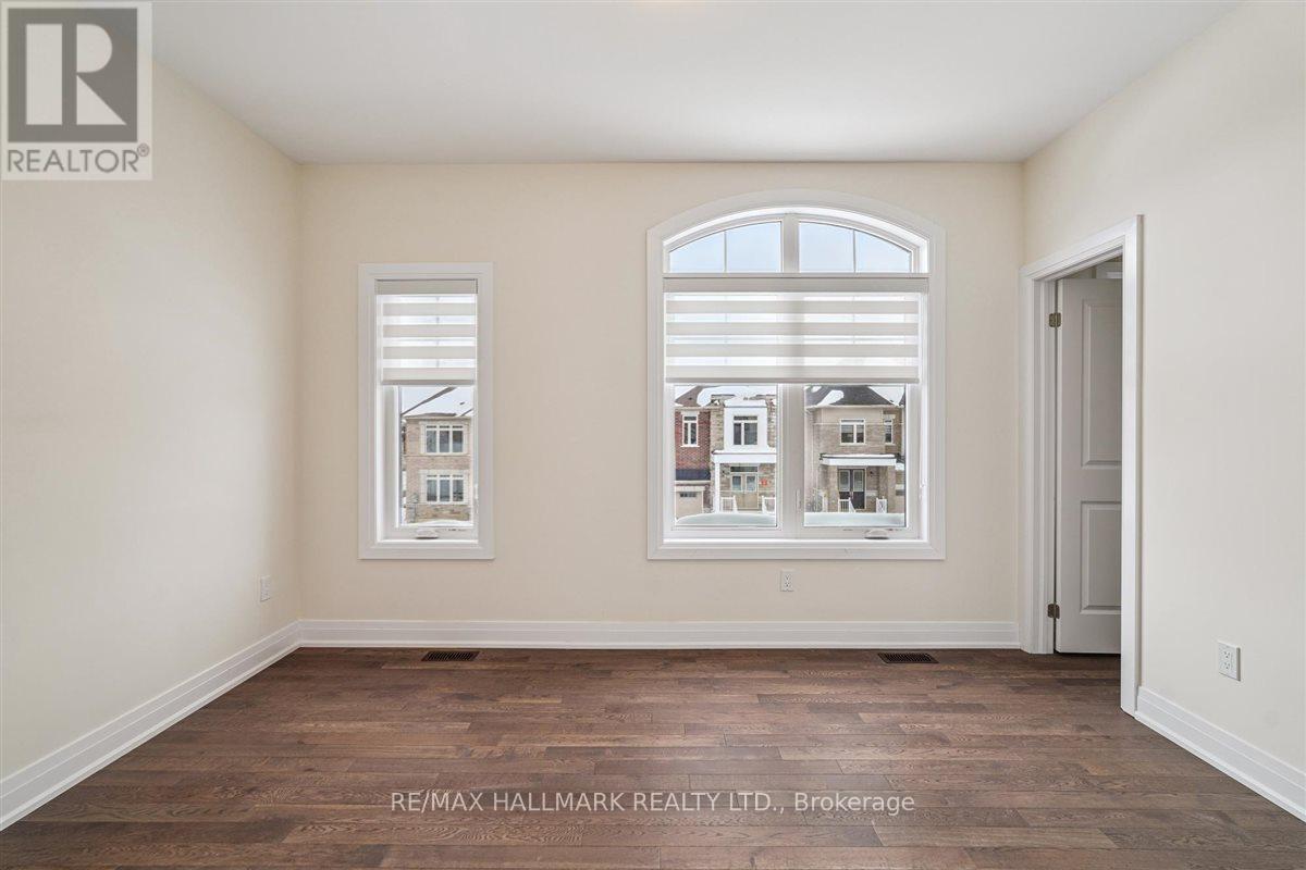 21 La Reine Avenue, Richmond Hill (Oak Ridges), Ontario  L4E 1N3 - Photo 36 - N12868400