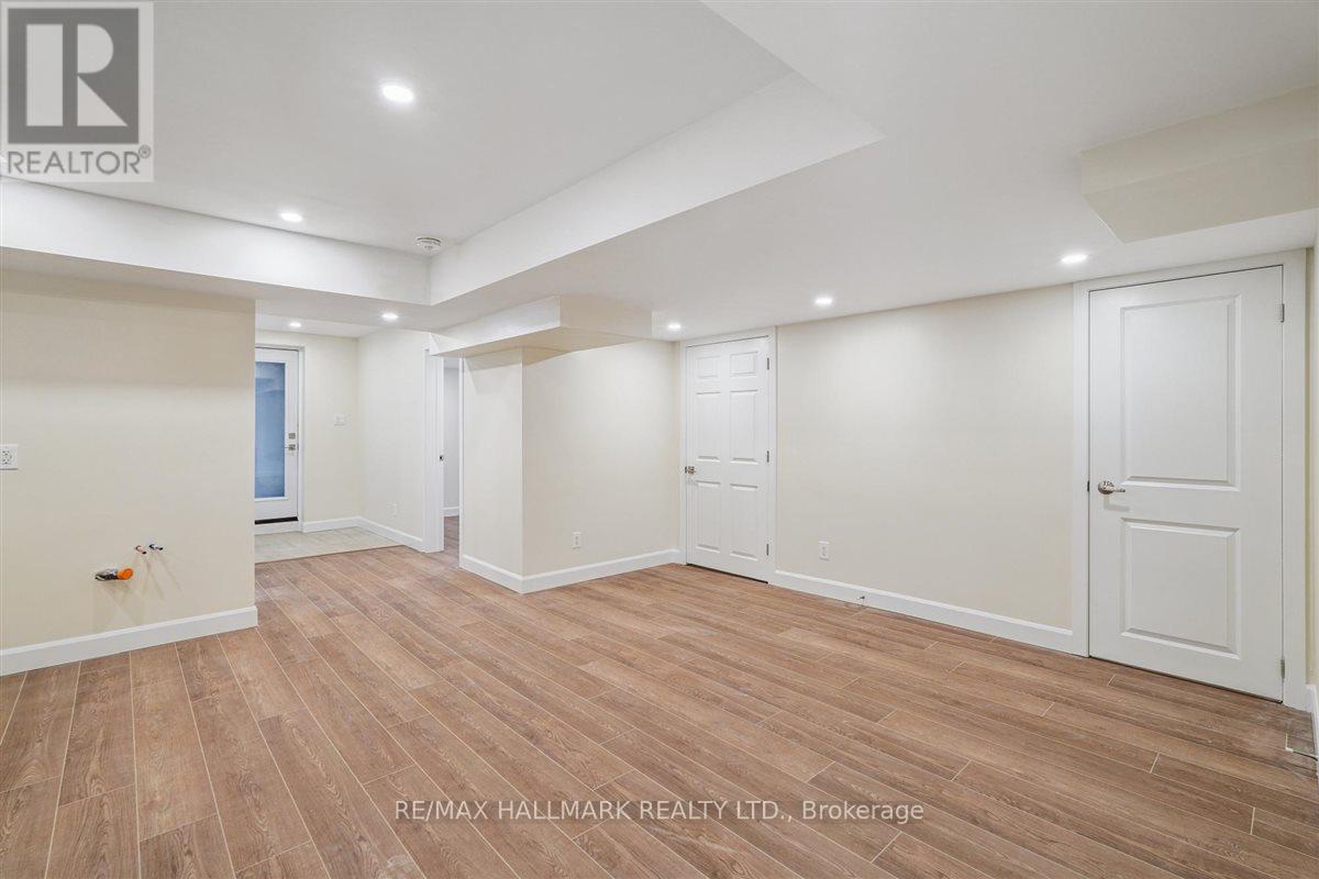 21 La Reine Avenue, Richmond Hill (Oak Ridges), Ontario  L4E 1N3 - Photo 40 - N12868400