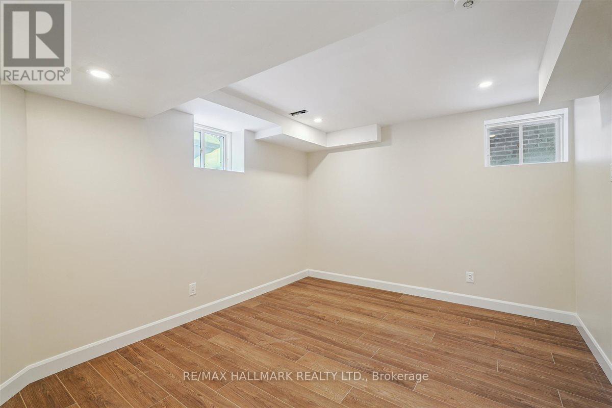 21 La Reine Avenue, Richmond Hill (Oak Ridges), Ontario  L4E 1N3 - Photo 42 - N12868400