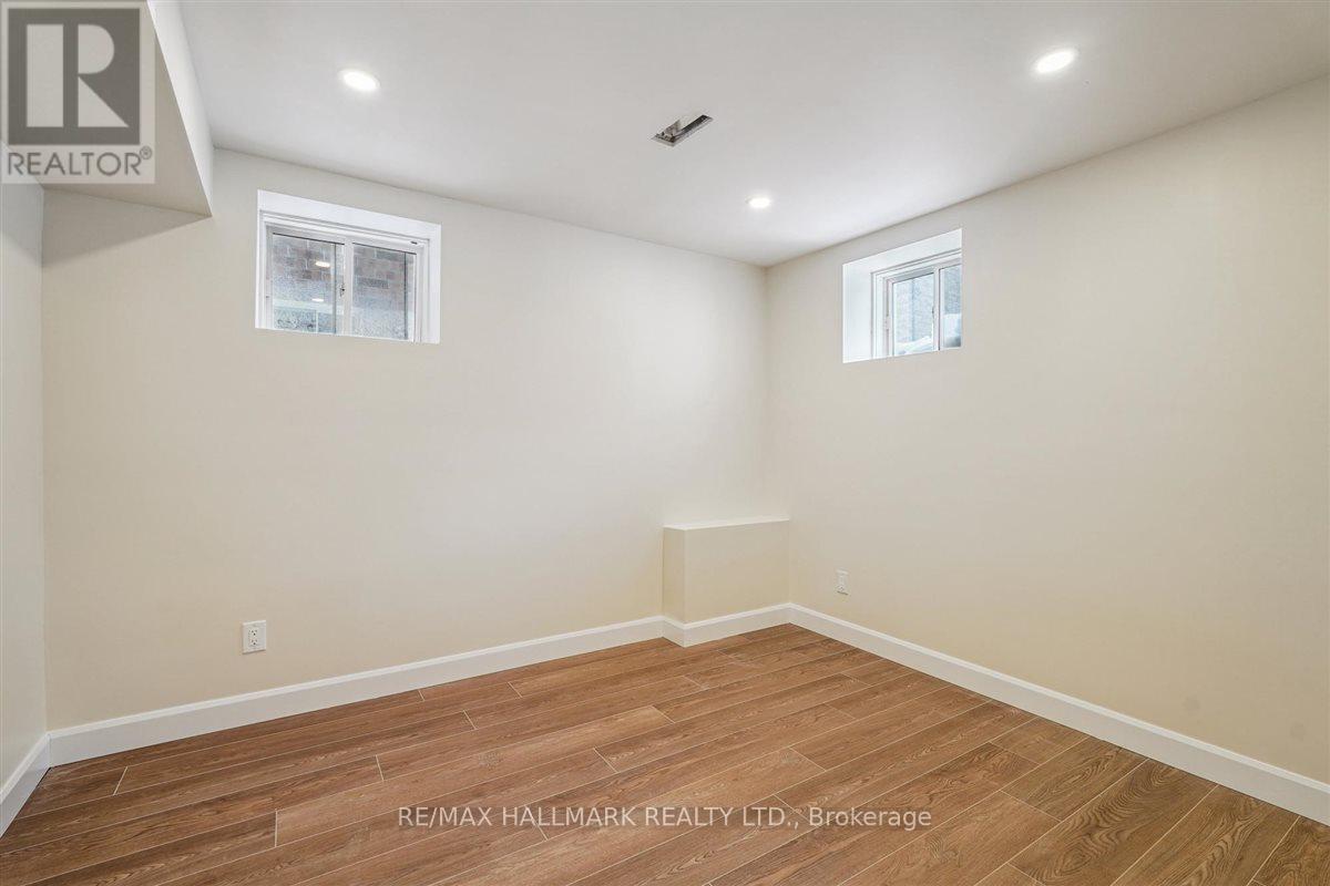 21 La Reine Avenue, Richmond Hill (Oak Ridges), Ontario  L4E 1N3 - Photo 44 - N12868400