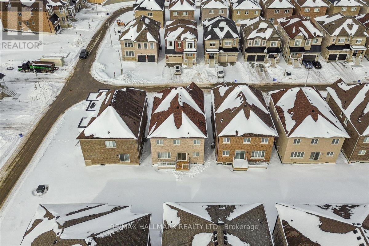 21 La Reine Avenue, Richmond Hill (Oak Ridges), Ontario  L4E 1N3 - Photo 48 - N12868400