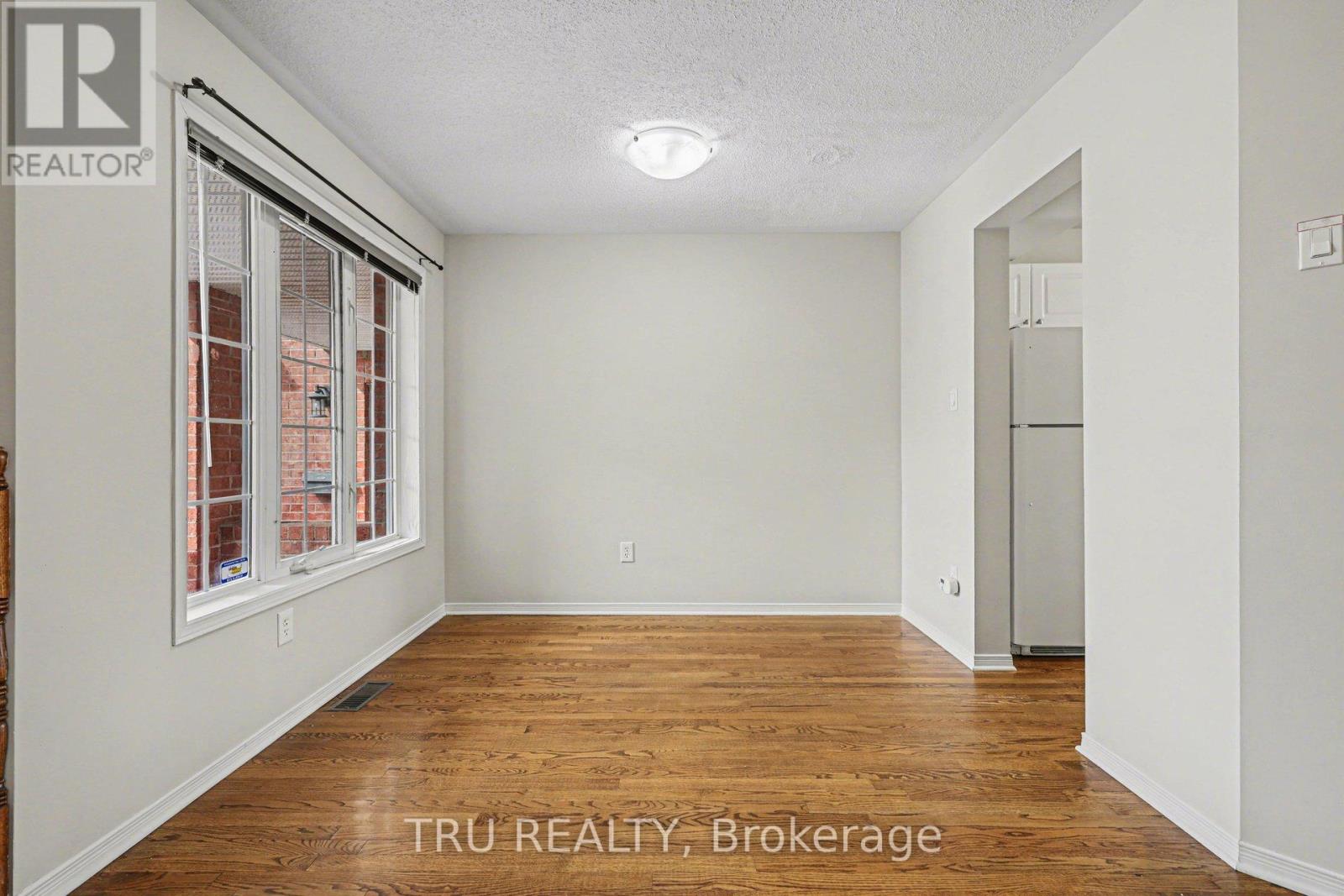 37 Daventry Crescent, Ottawa, Ontario  K2J 4N6 - Photo 6 - X12855878